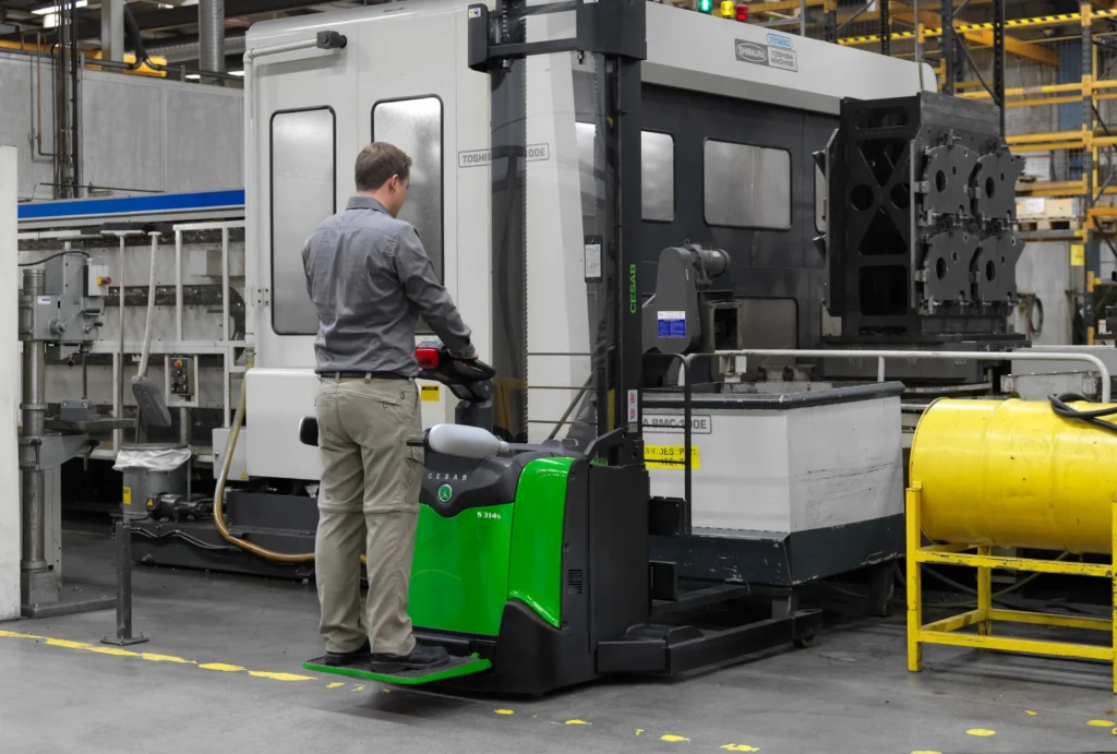 photo-gerbeur-en-utilisation-atelier